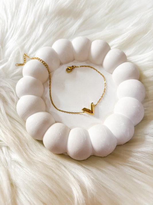 V Bracelet
